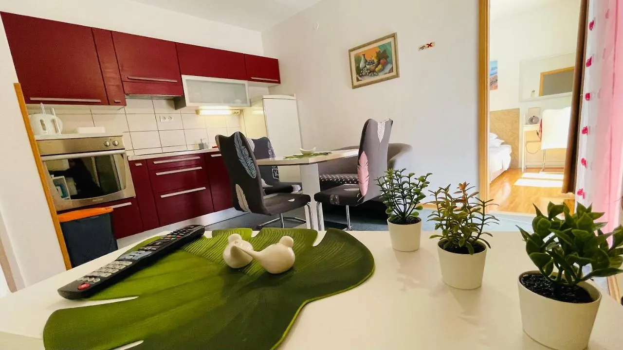 بيت ضيافة Apartmans And Rooms Madunic I سبليت