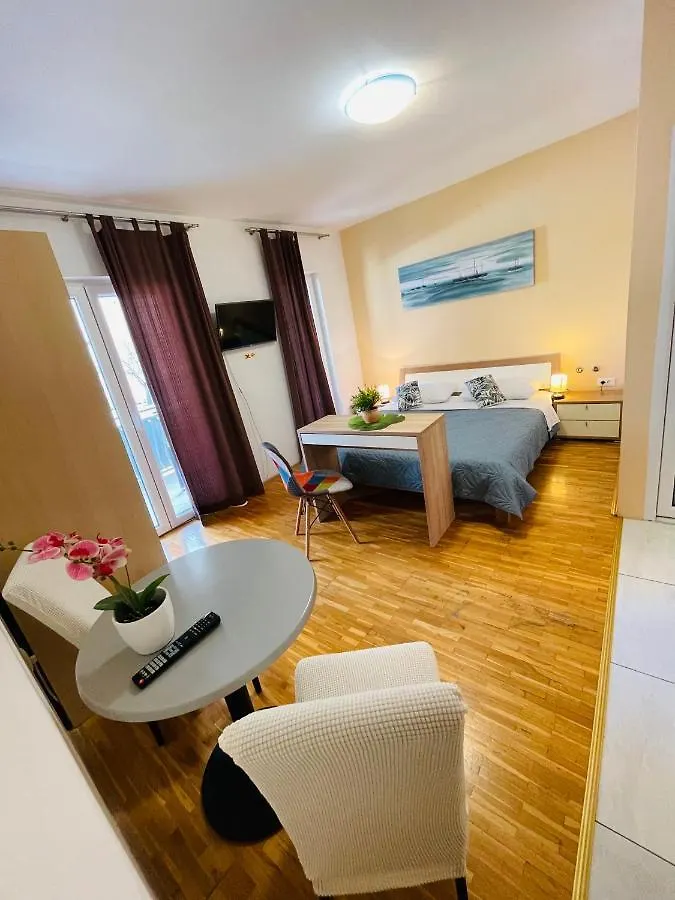 Apartmans And Rooms Madunic I Σπλιτ 3*,