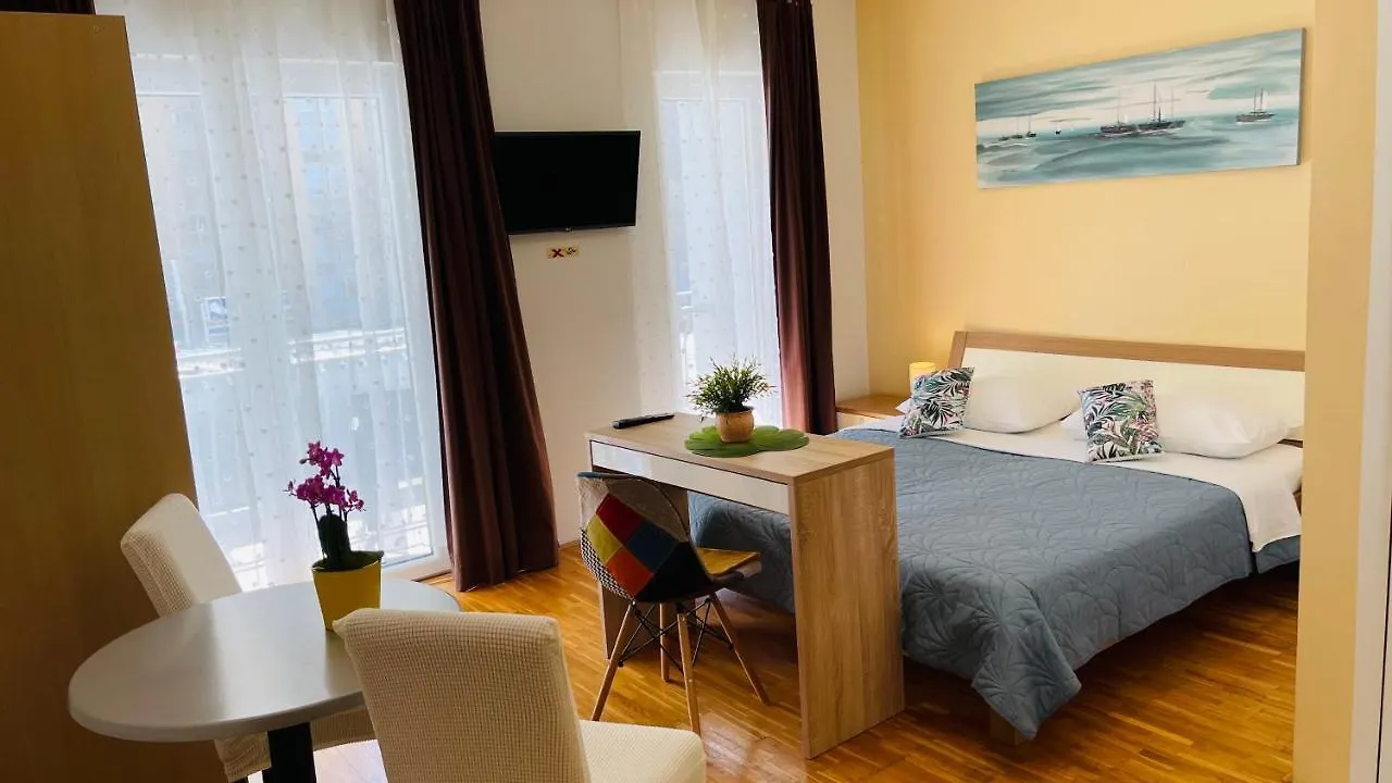 *** Pensión Apartmans And Rooms Madunic I Split Croacia