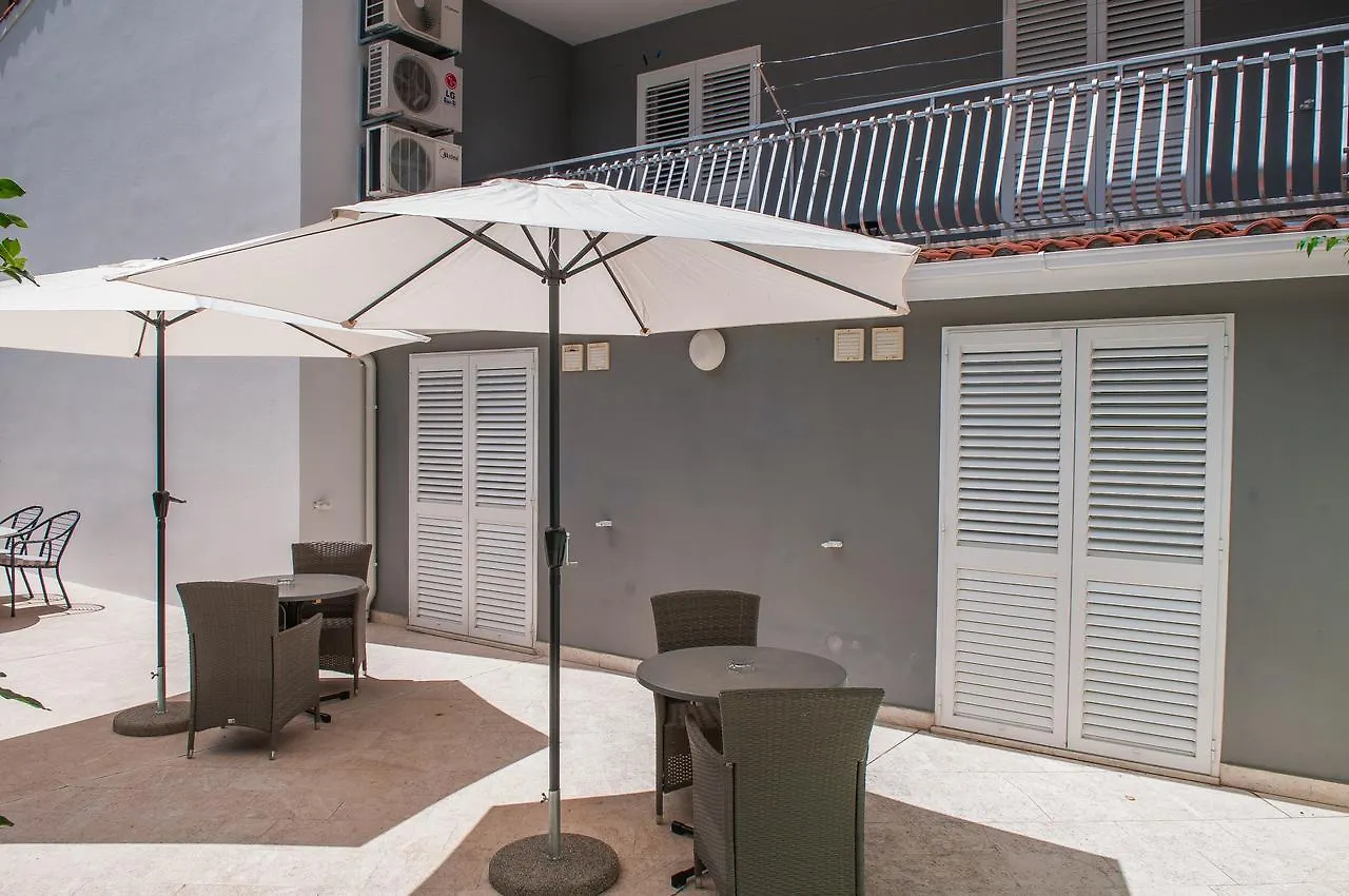 Apartmans And Rooms Madunic I Split Pensión
